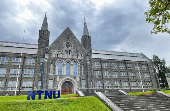 Esterno Norwegian University